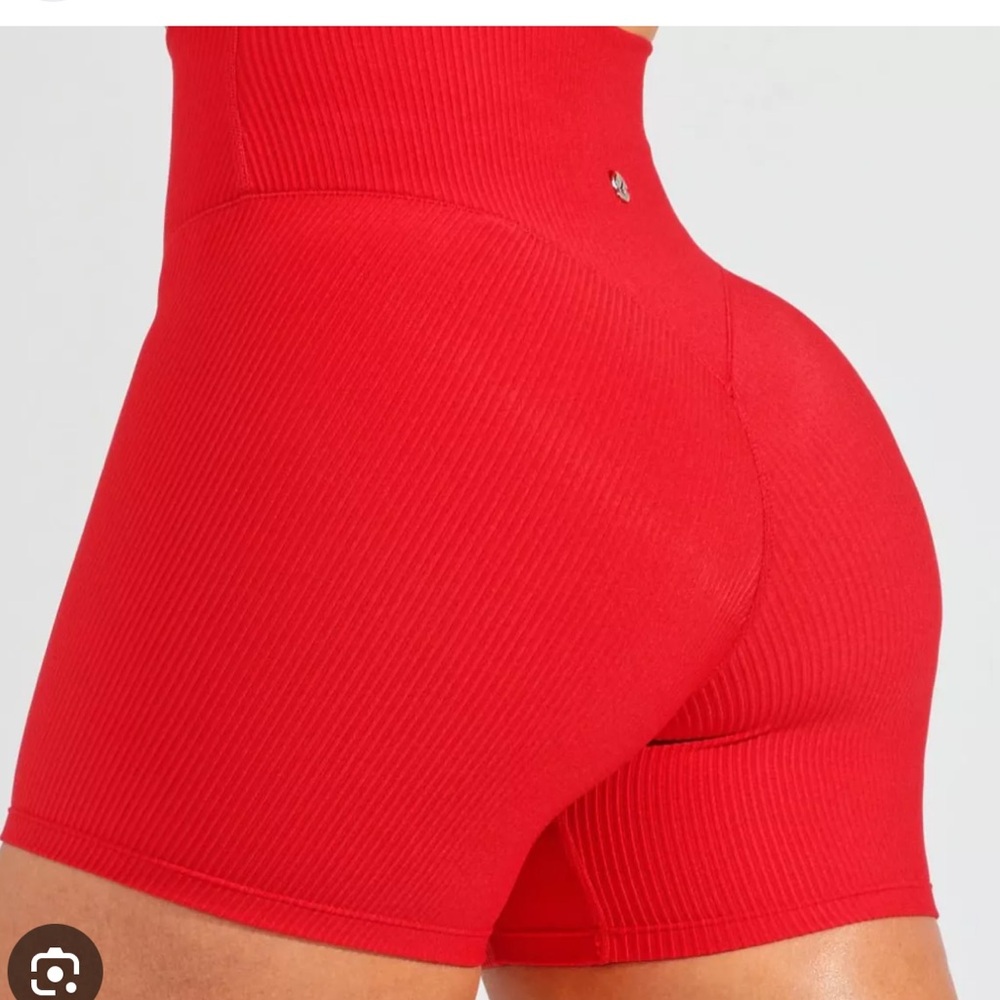 Buffbunny collection material girl ribbed short in red salsa